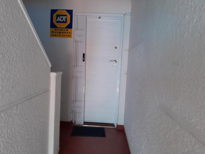 To Let 3 Bedroom Property for Rent in Vredehoek Western Cape